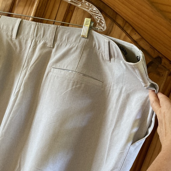Men’s Callaway white gray blue plaid flat front chino shorts size 56 - NWT - Picture 5 of 9